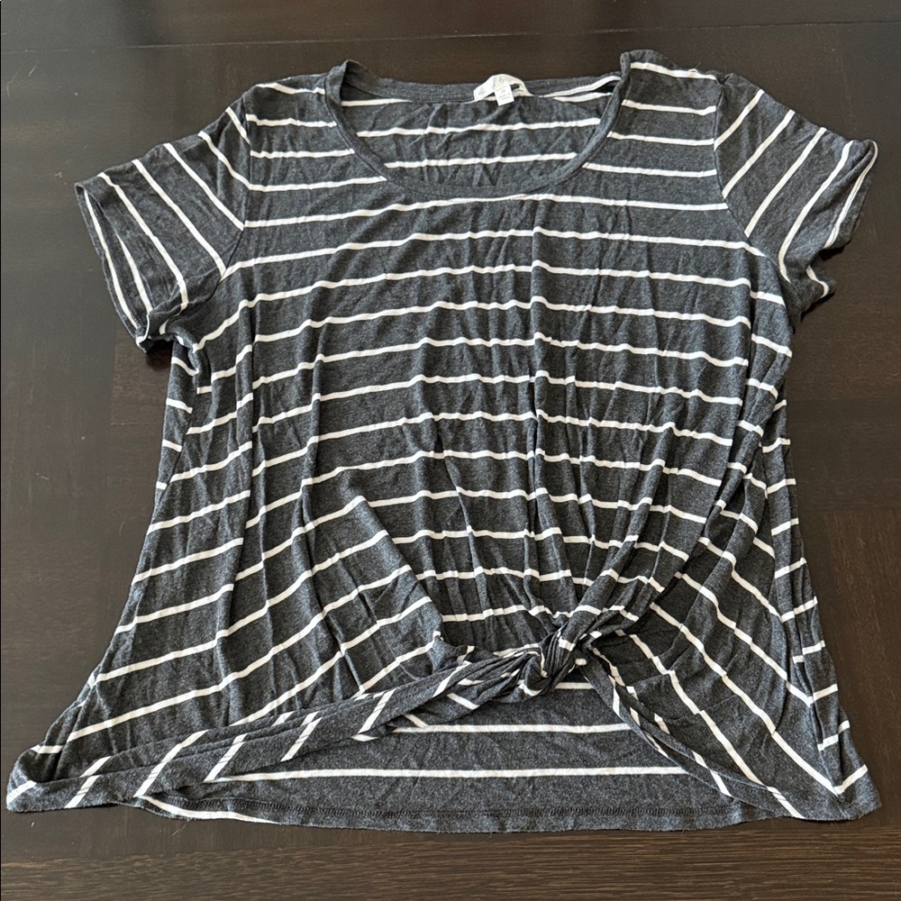 nine britton Black & White Striped Knot-Front Short Sleeve Tee